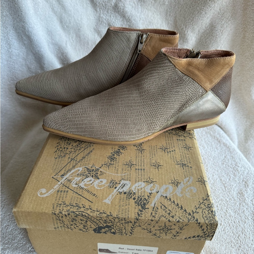 Free People Women's Desert Rider Tan Ankle Boots